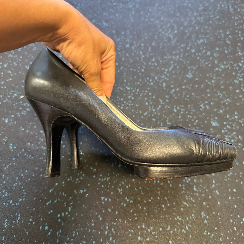 Via Spiga Black Leather Heels - Picture 6 of 11
